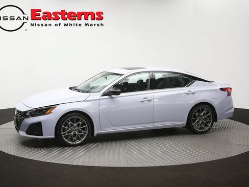 Used 2023 Nissan Altima 2.0 SR FWD image 57