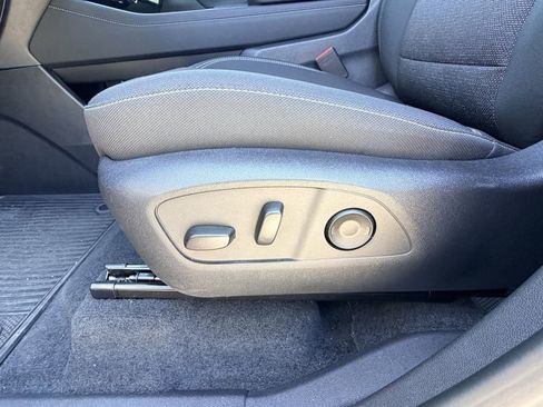 Certified 2025 Chevrolet Traverse LT w/ Driver Confidence Package image 23