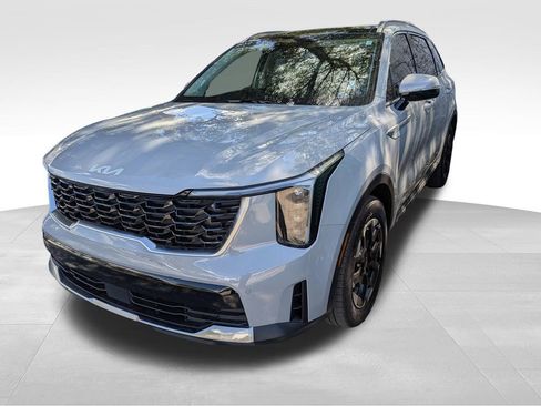 Certified 2025 Kia Sorento S w/ Panoramic Sunroof Package image 3