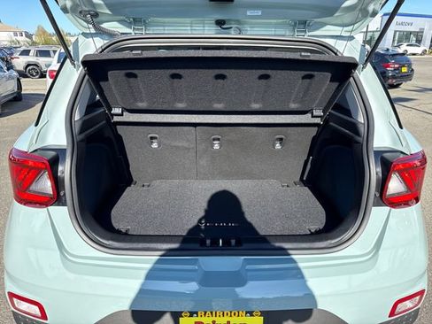 Used 2025 Hyundai Venue SE FWD image 22