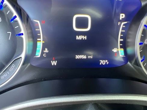 Used 2025 Chrysler Pacifica Select w/ Uconnect Theater Family Group AWD/4WD image 12