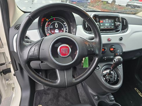 Used 2018 FIAT 500 Lounge image 14