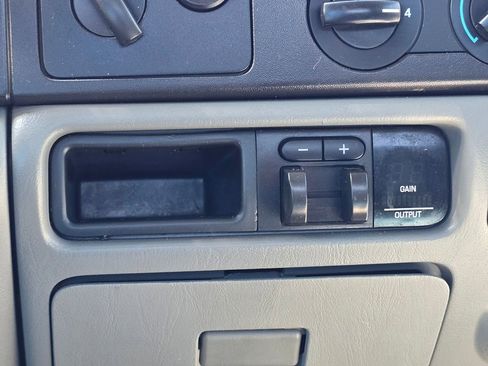 Used 2006 Ford F350 XLT image 32