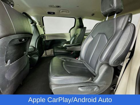 Used 2023 Chrysler Pacifica Touring-L image 31