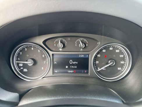 Used 2023 Buick Enclave Essence image 38