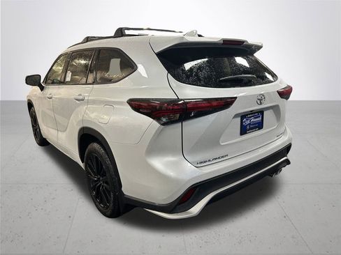 New 2026 Toyota Highlander XSE image 9