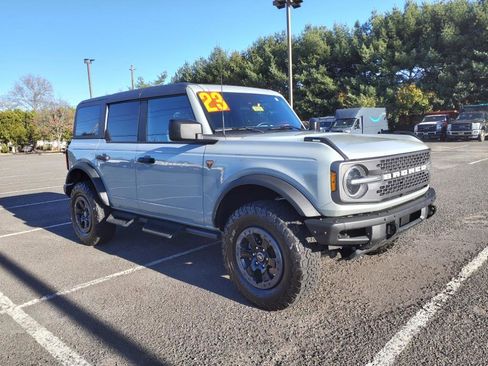 Used 2023 Ford Bronco Badlands image 1