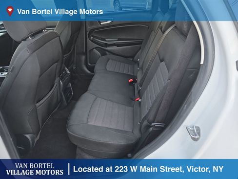 Used 2020 Ford Edge SE image 22