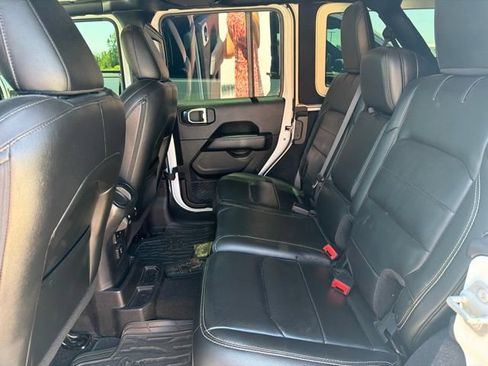 Used 2018 Jeep Wrangler Unlimited Sahara w/ Dual Top Group AWD/4WD image 6