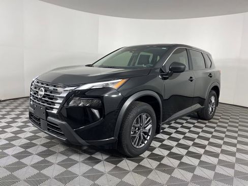 Used 2025 Nissan Rogue S image 5