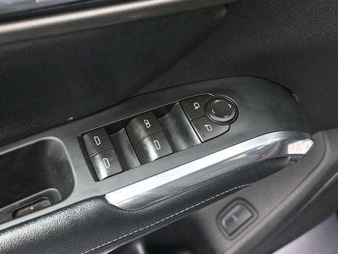 Used 2024 Chevrolet Traverse LT image 11