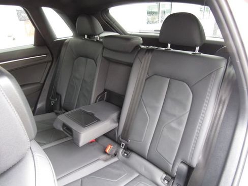 Used 2022 Audi Q3 2.0T Premium w/ Convenience Package AWD/4WD image 16
