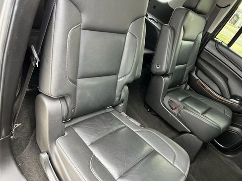 Used 2018 Chevrolet Suburban LT image 28