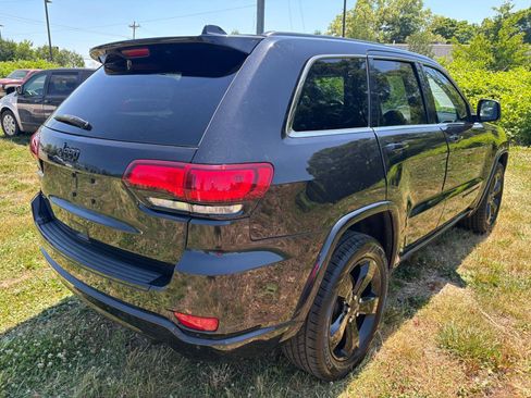 Used 2015 Jeep Grand Cherokee Altitude AWD/4WD image 5