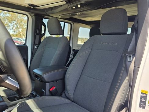Used 2024 Jeep Wrangler Unlimited Sahara AWD/4WD image 12