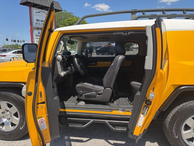 Used 2007 Toyota FJ Cruiser 2WD w/ Upgrade Pkg 2 image 12