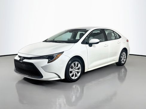Used 2021 Toyota Corolla LE FWD image 4