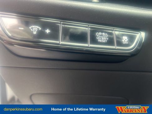 Used 2025 Kia Niro EX Touring image 11