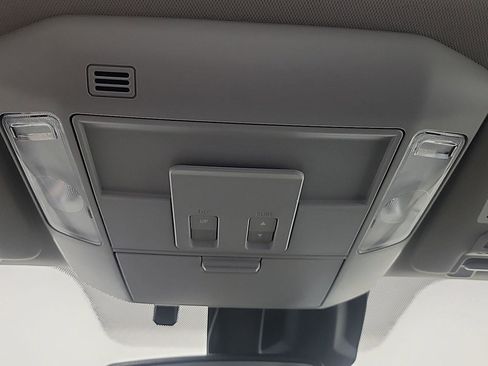 Used 2018 Toyota Tundra Limited w/ Limited Premium Package AWD/4WD image 31