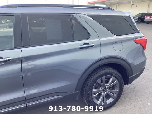 Used 2021 Ford Explorer XLT w/ Equipment Group 202A image 4