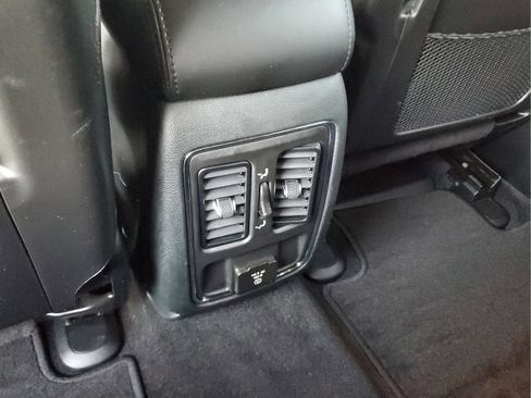 Certified 2022 Jeep Grand Cherokee Laredo X image 15