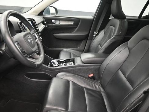 Used 2023 Volvo XC40 B4 Ultimate FWD image 16