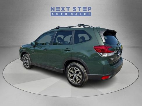 Used 2022 Subaru Forester Premium AWD/4WD image 5