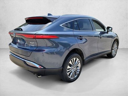 Used 2023 Toyota Venza XLE AWD/4WD image 5