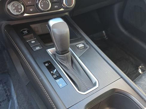Used 2025 Nissan Kicks SV AWD/4WD image 23
