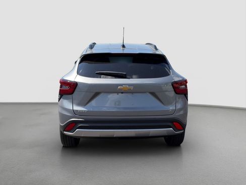 New 2026 Chevrolet Trax LT FWD image 5