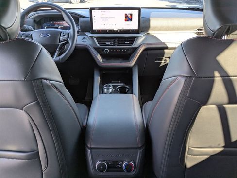 Used 2025 Ford Explorer ST-Line w/ ST-Line Street Pack image 32