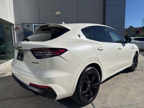 Certified 2022 Maserati Levante Modena image 8