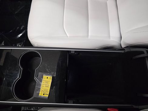 Used 2019 Tesla Model 3 Performance image 28