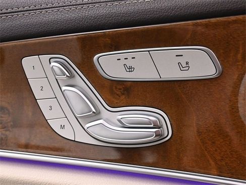 Used 2018 Mercedes-Benz E 300 4MATIC image 44