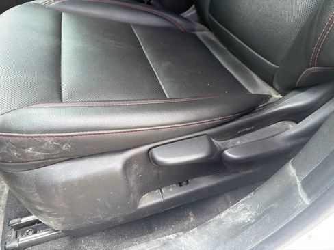 Used 2025 Chevrolet Trax RS w/ Sunroof Package FWD image 36