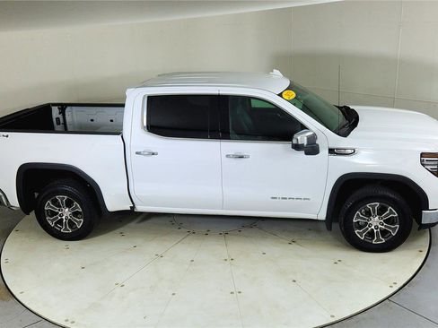 Used 2025 GMC Sierra 1500 SLT image 23