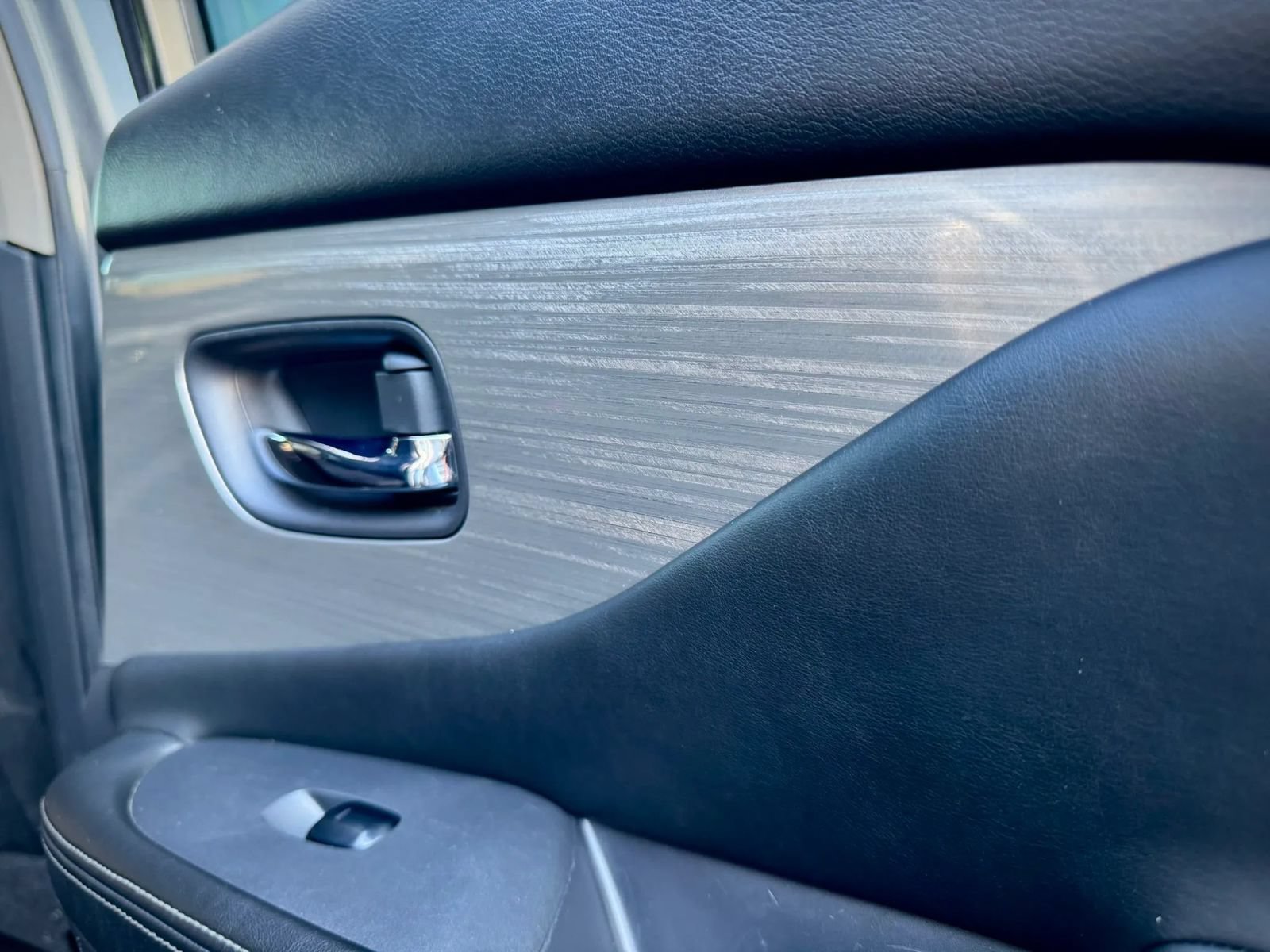 Used 2018 Nissan Murano SV FWD image 23
