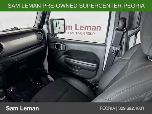 Used 2021 Jeep Gladiator Willys image 24