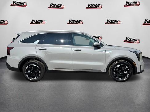 New 2026 Kia Sorento S w/ S Panoramic Sunroof Package image 4