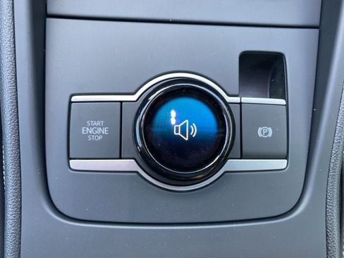 New 2025 Volkswagen Tiguan SE image 39