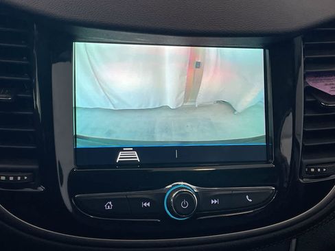 Used 2019 Chevrolet Trax LT w/ LT Convenience Package image 17