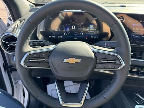 Certified 2025 Chevrolet Equinox LT w/ Safety and Technology Package image 18