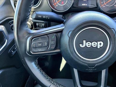 Used 2022 Jeep Wrangler Sport AWD/4WD image 18