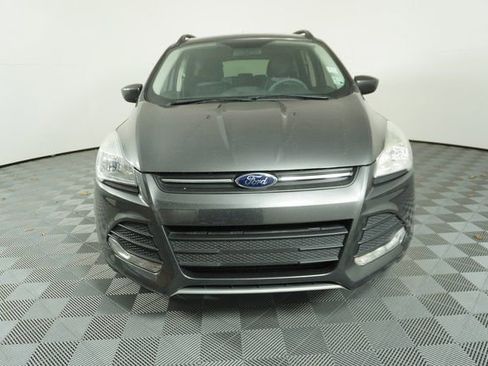 Used 2015 Ford Escape SE w/ Equipment Group 201A image 2