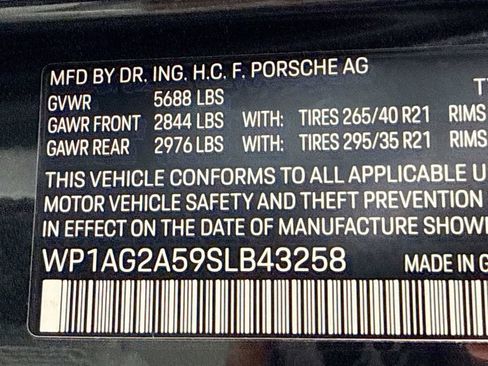 Certified 2025 Porsche Macan S image 32