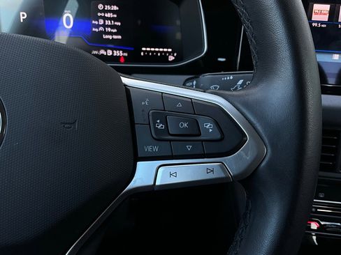 Used 2025 Volkswagen Jetta SE image 35