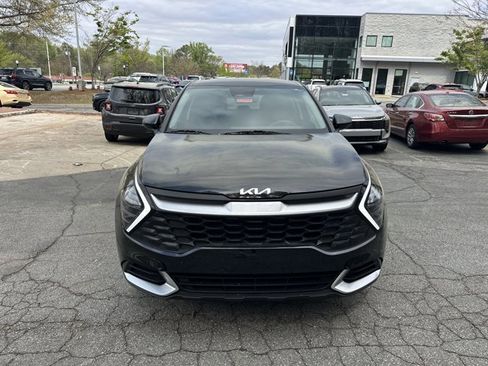 Certified 2025 Kia Sportage LX image 3