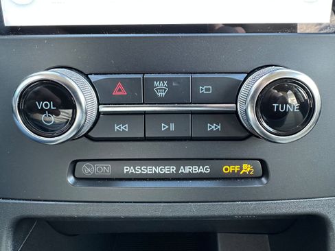 Used 2024 Ford Edge SEL w/ Class II Trailer Tow Package image 19