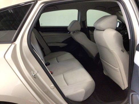 Used 2018 Honda Accord LX image 7