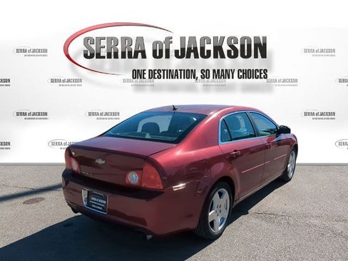 Used 2010 Chevrolet Malibu LT w/ HFV6 Engine Package image 8